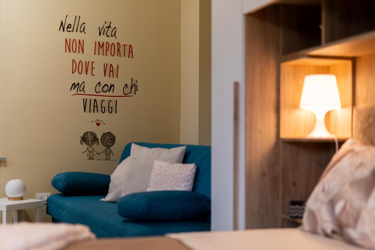 Le Fantasie Di Tizi Alpignano Buitenkant foto